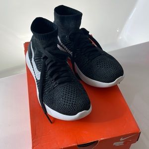 Women’s Nike lunarepic Flyknit size 7